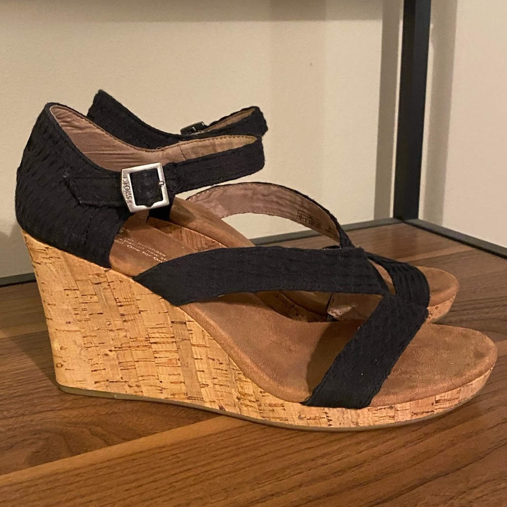 Toms Clarissa Wedges Size 10, Black